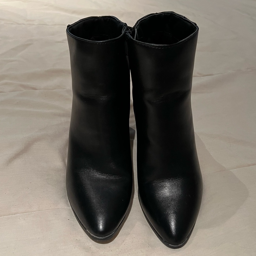 Spring heeled ankle boots - Picture 5 of 5